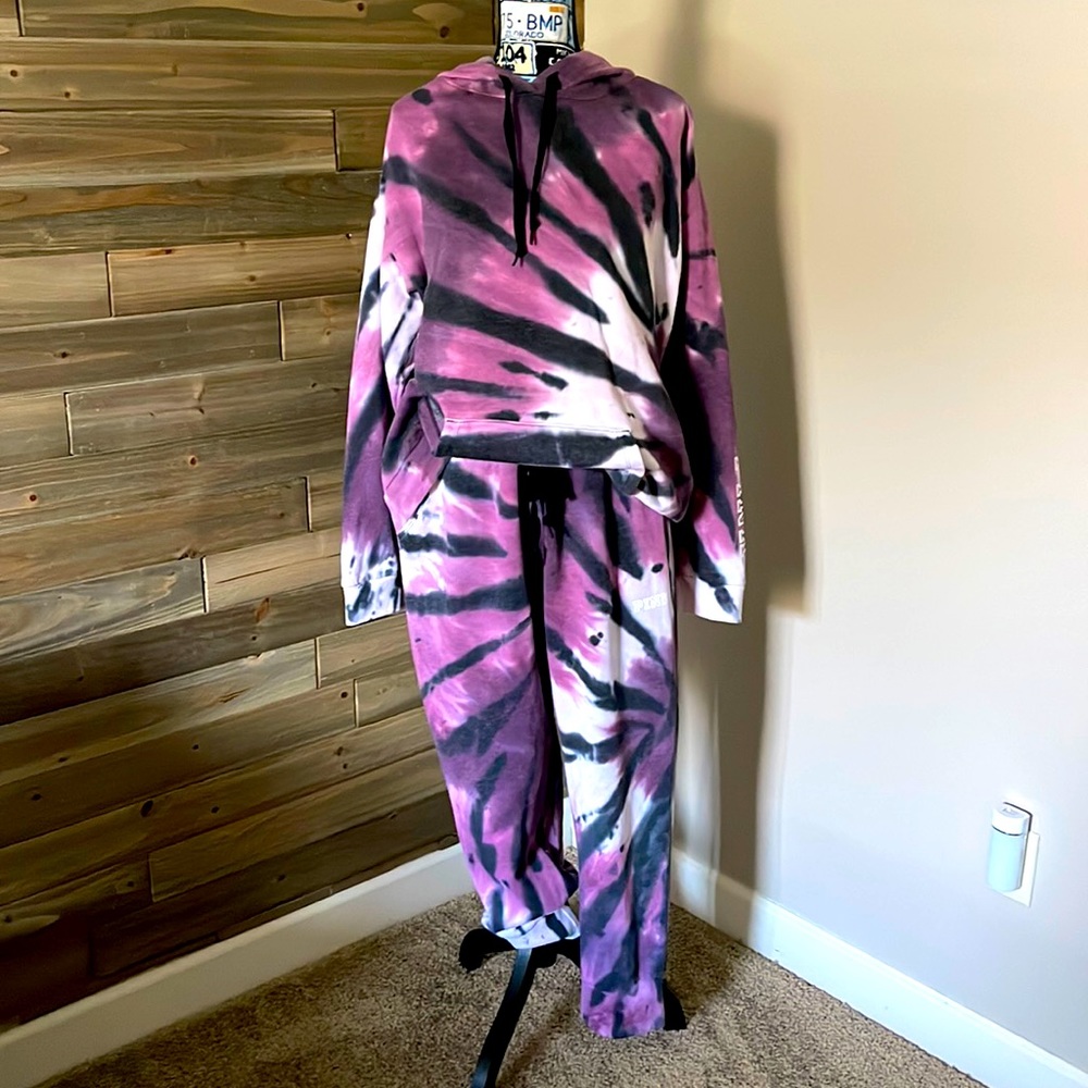 Pink Sweatsuit Tie Dye, size XL.